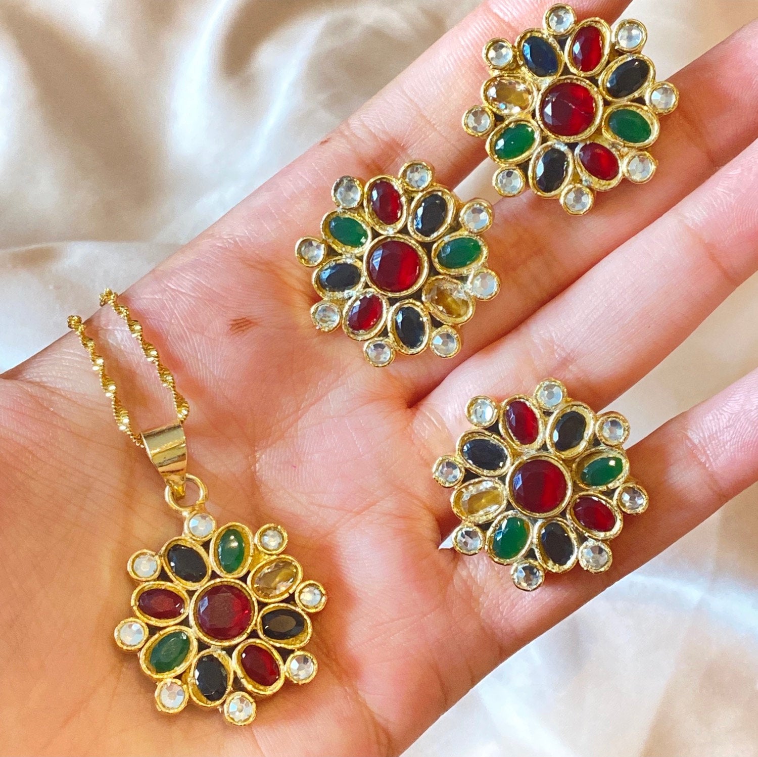 Farshi Kundan Pendant set Multi-coloured